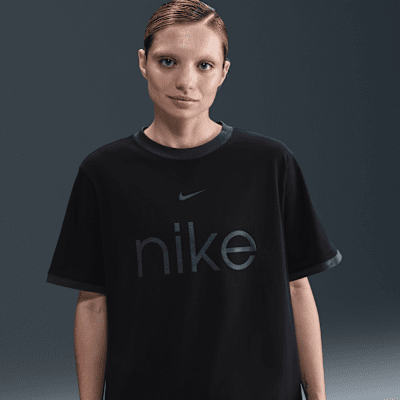 ★★Nike★★ Sportswear Essential LBR T-shirt W Black White Amazon.com: Nike Essential T-shirt Womens Style : 829747-010